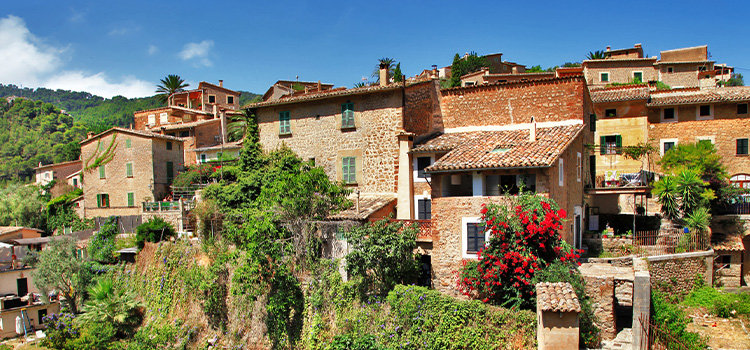 casas on hillside in Spain
